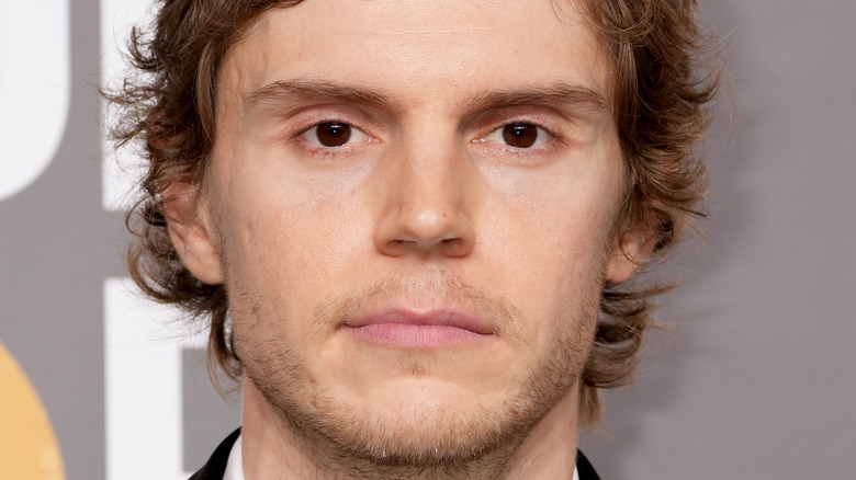 Qu’est-ce qui a causé la séparation d’Evan Peters et Halsey est toujours un mystère (ou l’est-il?)