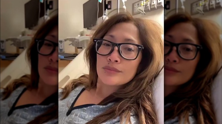 Carrie Ann Inaba dans son lit d'hôpital