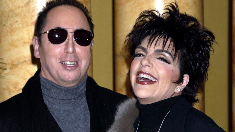 David Gest souriant avec Liza Minnelli