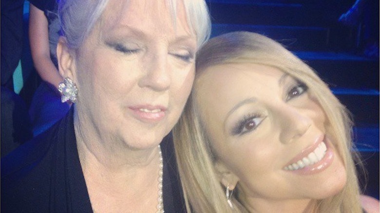 Mariah Carey et Patricia Carey sur le plateau d'American Idol