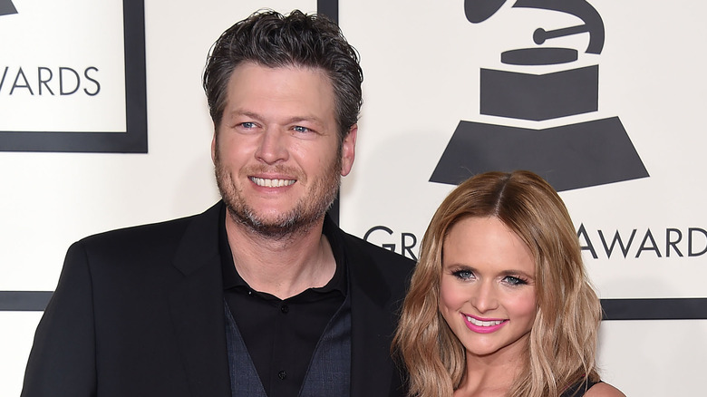 Blake Shelton posant avec Miranda Lambert