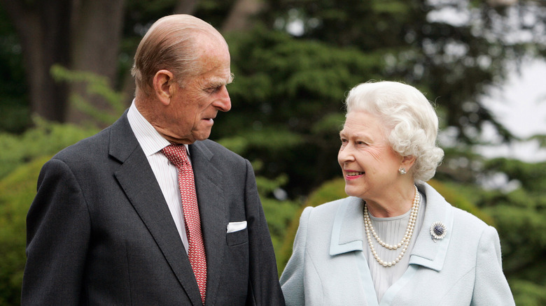 Le prince Philip avec la reine Elizabeth II