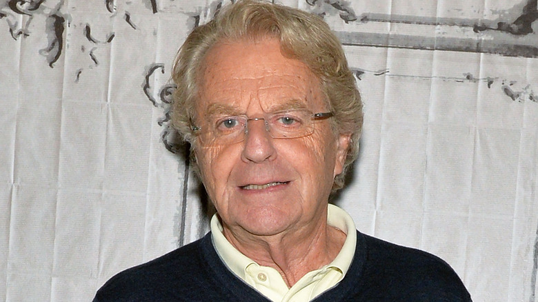 Jerry Springer a eu une carrière politique controversée avant son talk-show