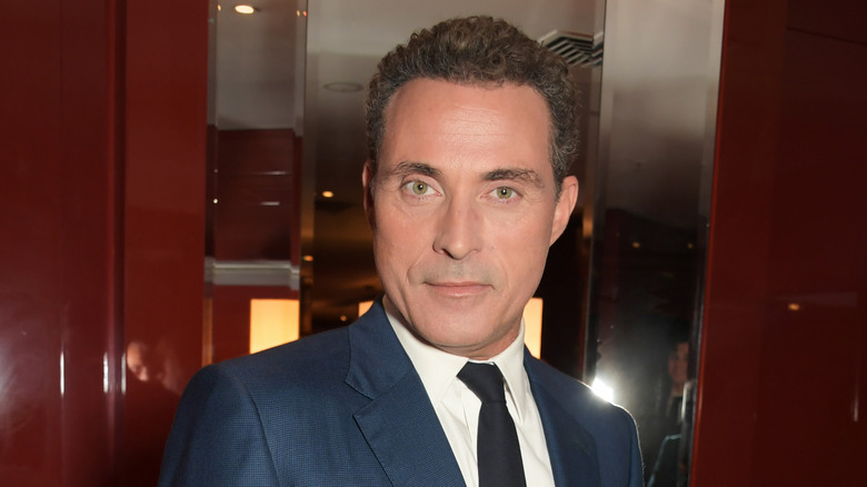 11 faits fascinants sur Rufus Sewell