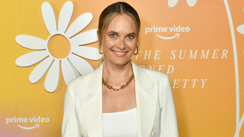 Rachel Blanchard souriante