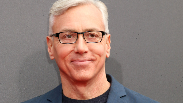 Dr Drew Pisnky souriant