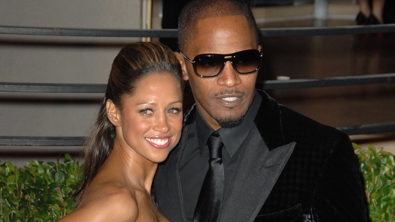 Stacey Dash posant avec Jamie Foxx