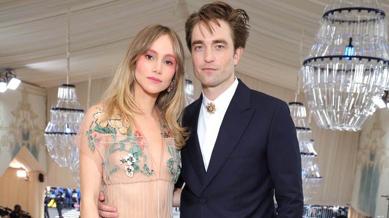 Suki Waterhouse et Robert Pattinson