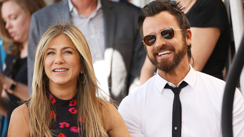 Jennifer Aniston et Justin Theroux rient