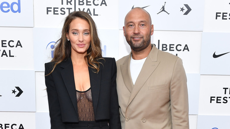 Hannah et Derek Jeter posent côte à côte