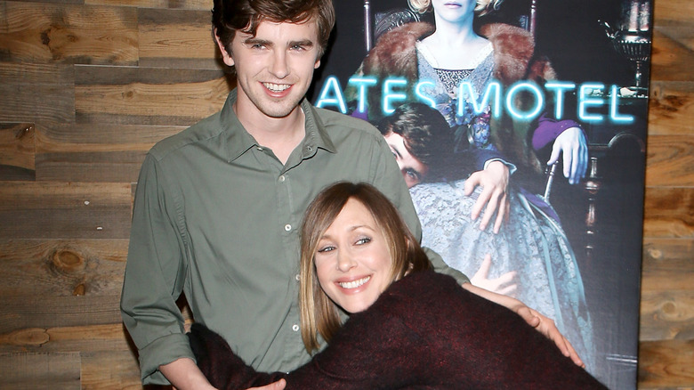 Freddie Highmore et Vera Farmiga font la promotion du Bates Motel