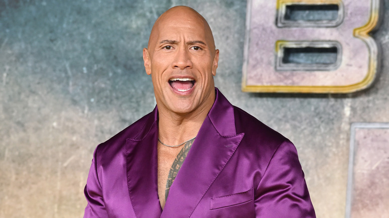 Dwayne Johnson avec la bouche ouverte