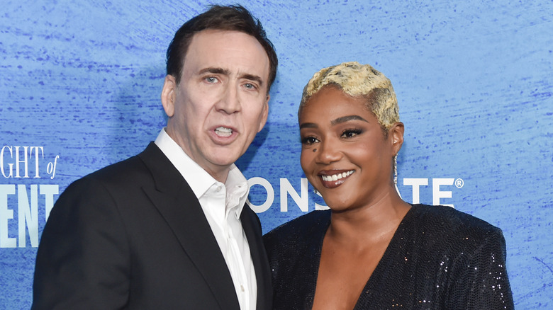 Tiffany Haddish et Nicolas Cage posent