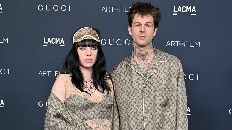 Billie Eilish et Jesse Rutherford, posant ensemble