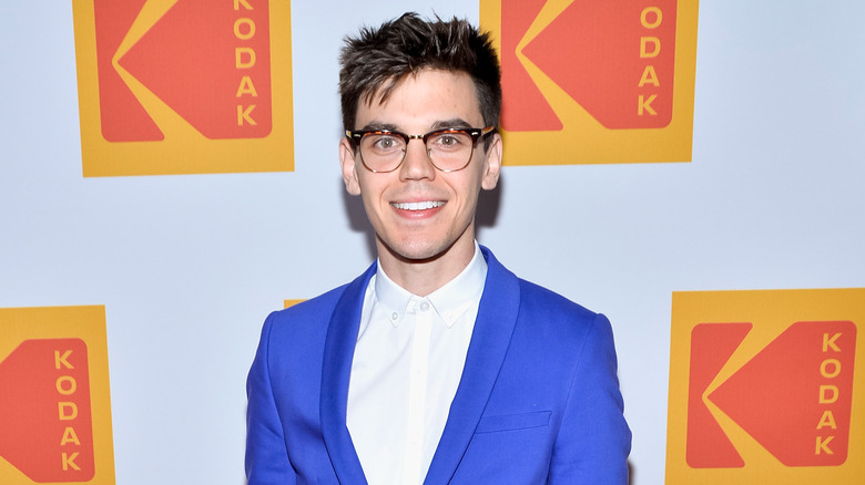 MacKenzie Bourg posant lors d'un événement