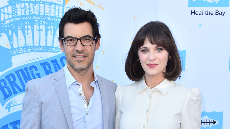 Zooey Deschanel pose avec Jacob Pechenik