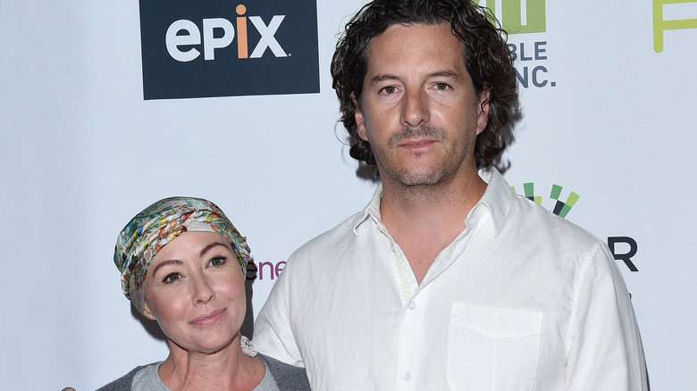 Shannen Doherty et Kurt Iswarienko posent