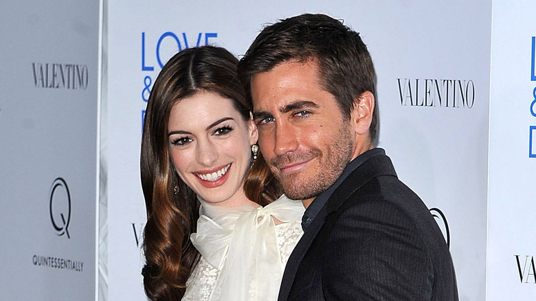 Jake Gyllenhaal et Anne Hathaway sur le tapis rouge pour Love & Other Drugs