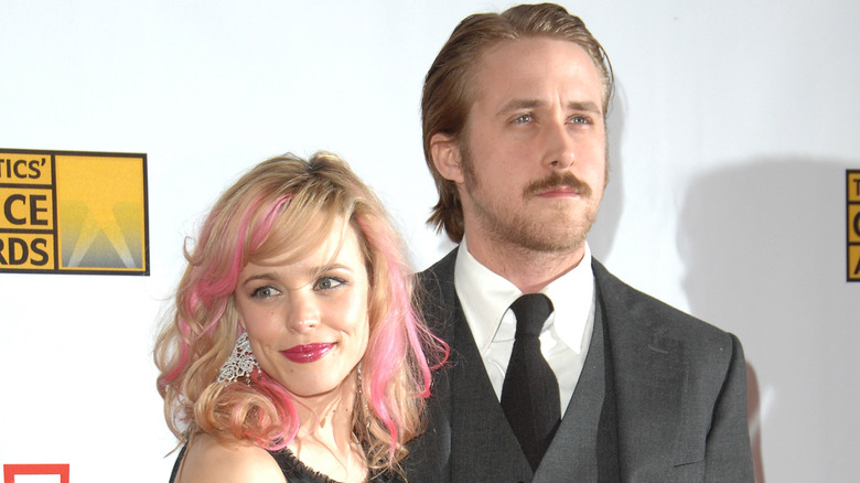 Ryan Gosling et Rachel McAdams souriant