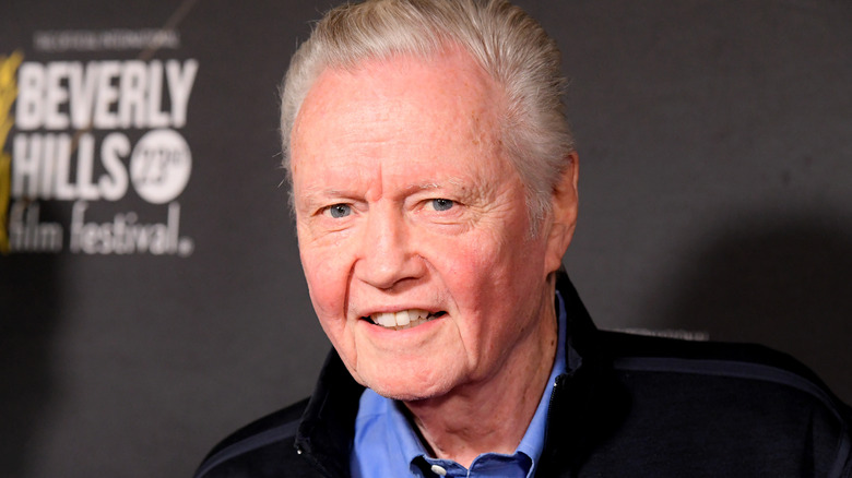 Jon Voight souriant 