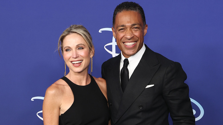 TJ Holmes et Amy Robach assistent au Disney Upfront 2022