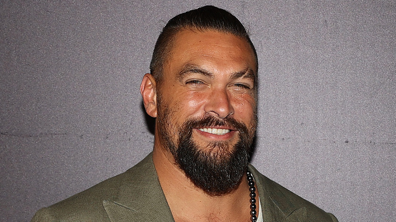 Jason Momoa souriant