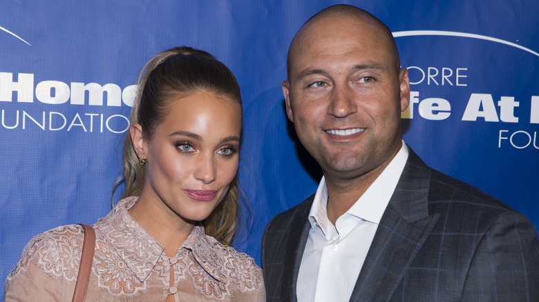 Hannah et Derek Jeter posant