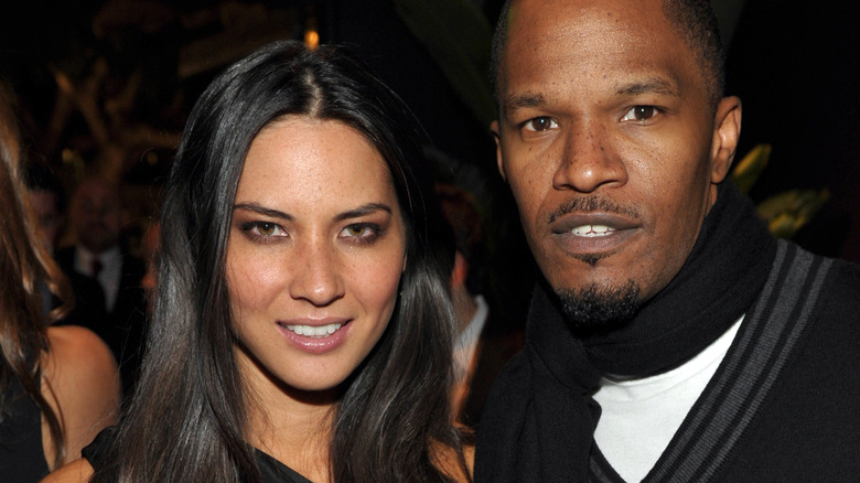 Jamie Foxx et Olivia Munn posent