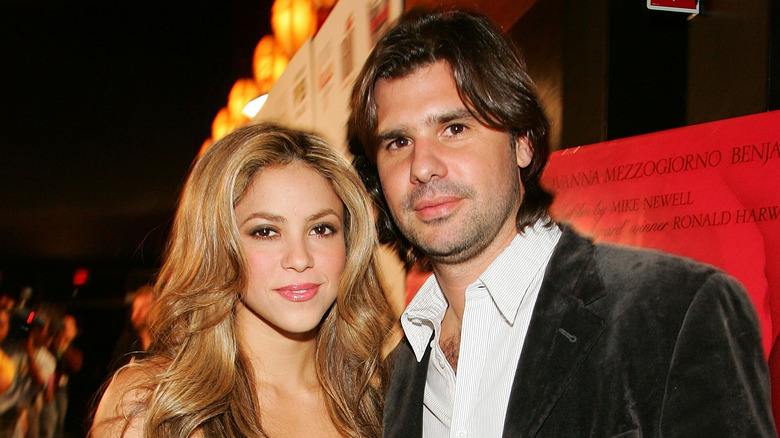 Shakira et Antonio de la Rua posent