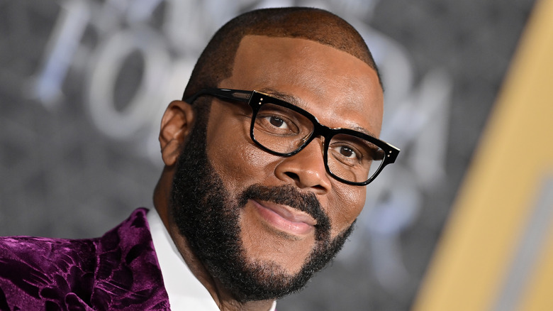 Tyler Perry souriant