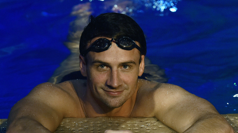 Ryan Lochte au bord de la piscine