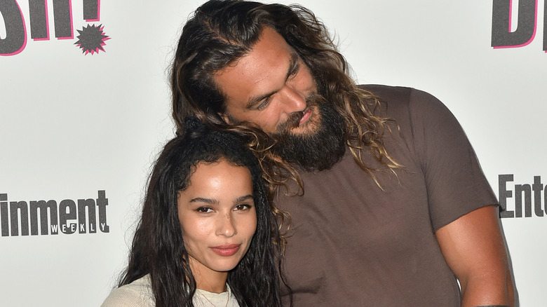 Zoë Kravitz et Jason Momoa souriants