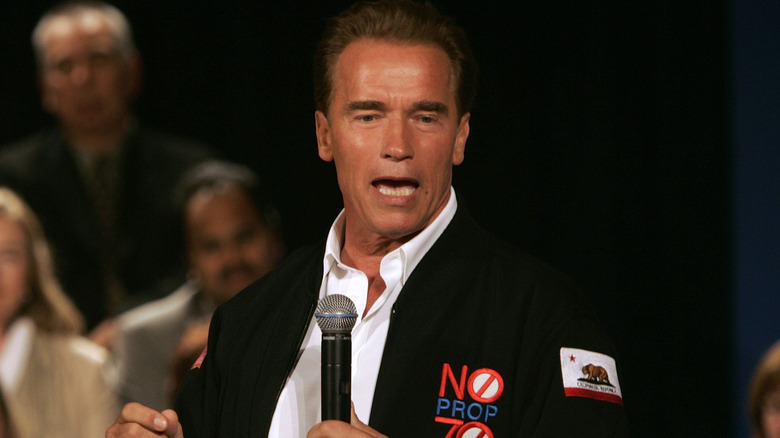 Arnold Schwarzenegger parlant