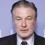 Alec Baldwin devient grand-père pour la première fois alors que sa fille Ireland accueille un enfant