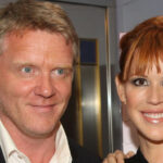 Anthony Michael Hall et Molly Ringwald ont eu une brève aventure après le club des petits déjeuners