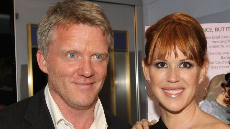 Anthony Michael Hall et Molly Ringwald ont eu une brève aventure après le club des petits déjeuners