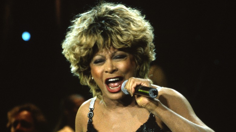 Comment la querelle explosive de Tina Turner et Elton John a dépassé les limites