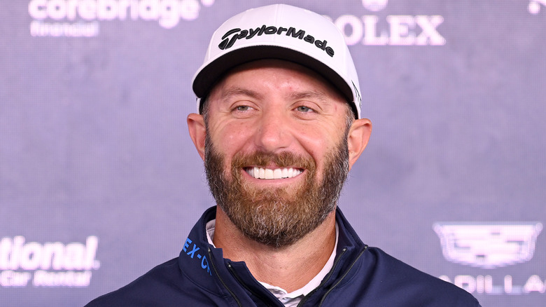 Dustin Johnson fait des insinuations effrontées sur sa blessure au dos (Paulina Gretzky doit rougir)