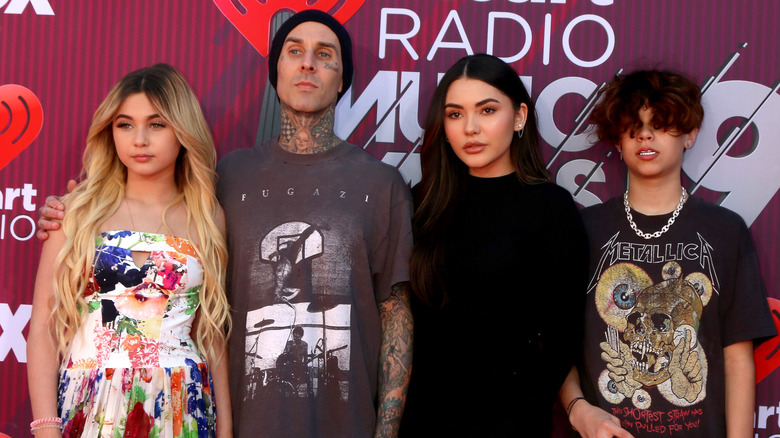 Les enfants de Travis Barker vivent des vies incroyablement somptueuses