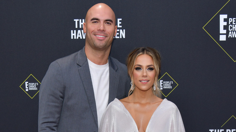 Mike Caussin sort-il avec quelqu’un maintenant après son divorce avec Jana Kramer?