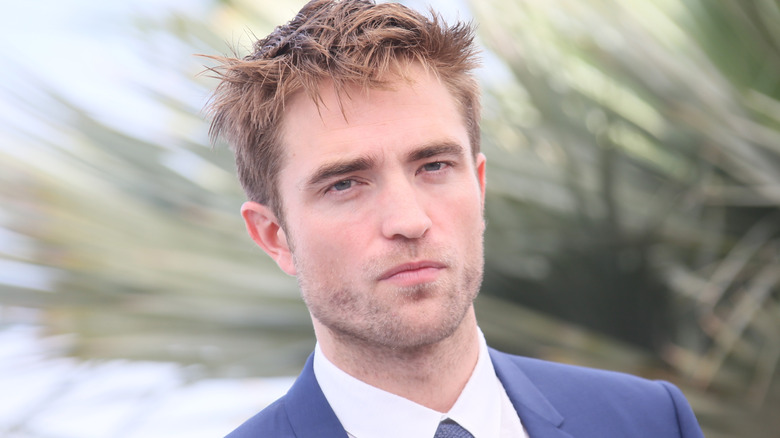 Quand la relation discrète de Robert Pattinson avec Suki Waterhouse a-t-elle commencé?