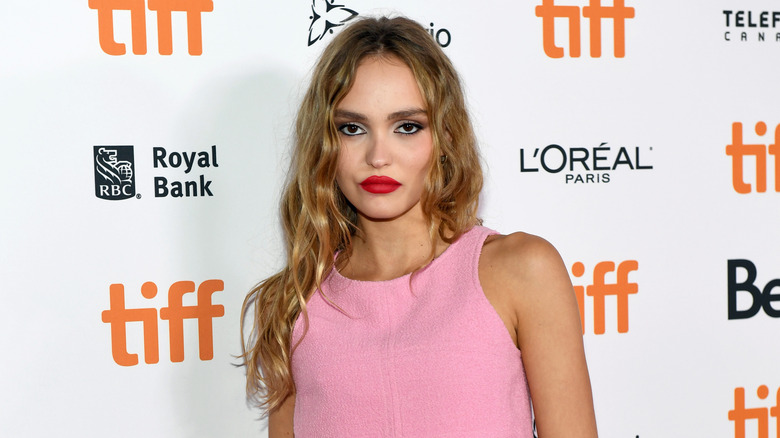 Un regard sur la relation de Lily-Rose Depp avec sa maman Vanessa Paradis