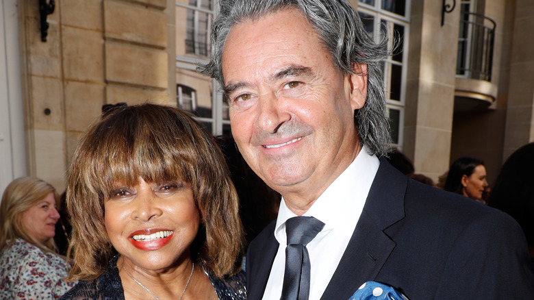 Tina Turner posant avec Erwin Bach