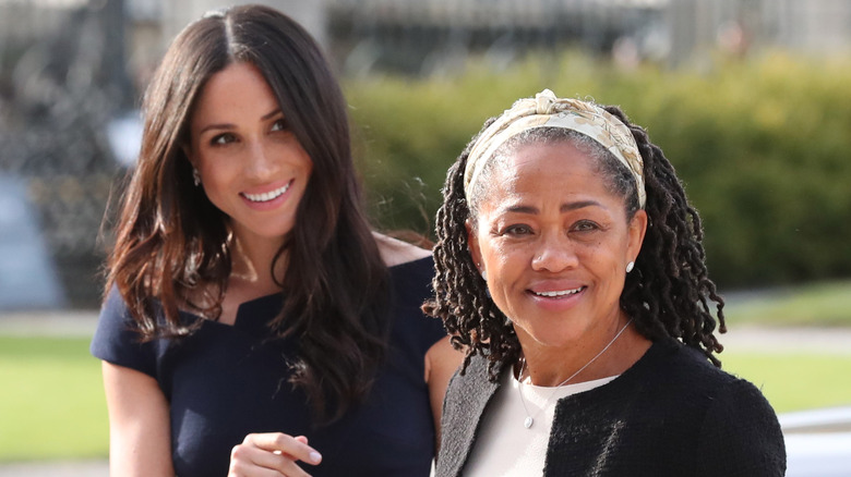 Meghan Markle pose avec sa maman, Doria Ragland