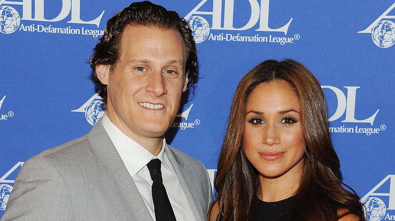 Meghan Markle pose avec Trevor Engelson