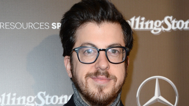 Christopher Mintz-Plasse posant pour les caméras