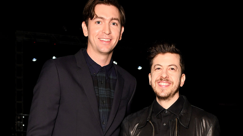 Nicholas Braun et Christopher Mintz-Plasse