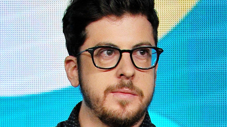 Christopher Mintz-Plasse posant pour les caméras