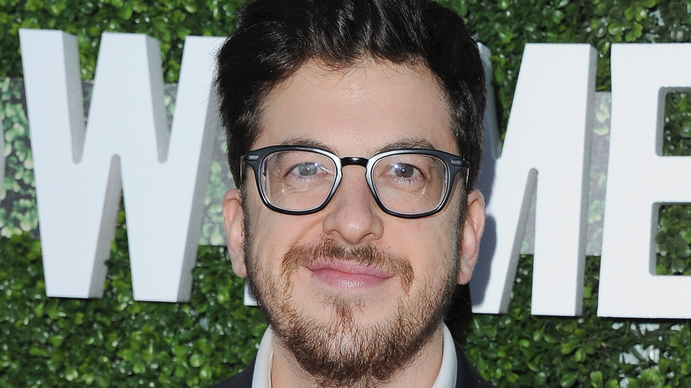 Christopher Mintz-Plasse posant pour les caméras