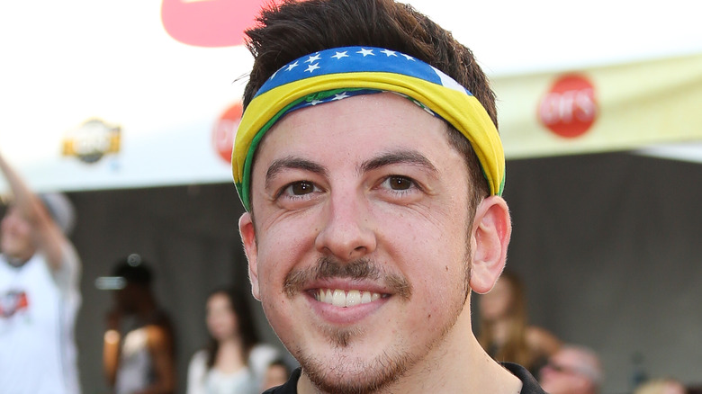 Christopher Mintz-Plasse posant pour les caméras